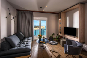 Everblue Sea View Apt